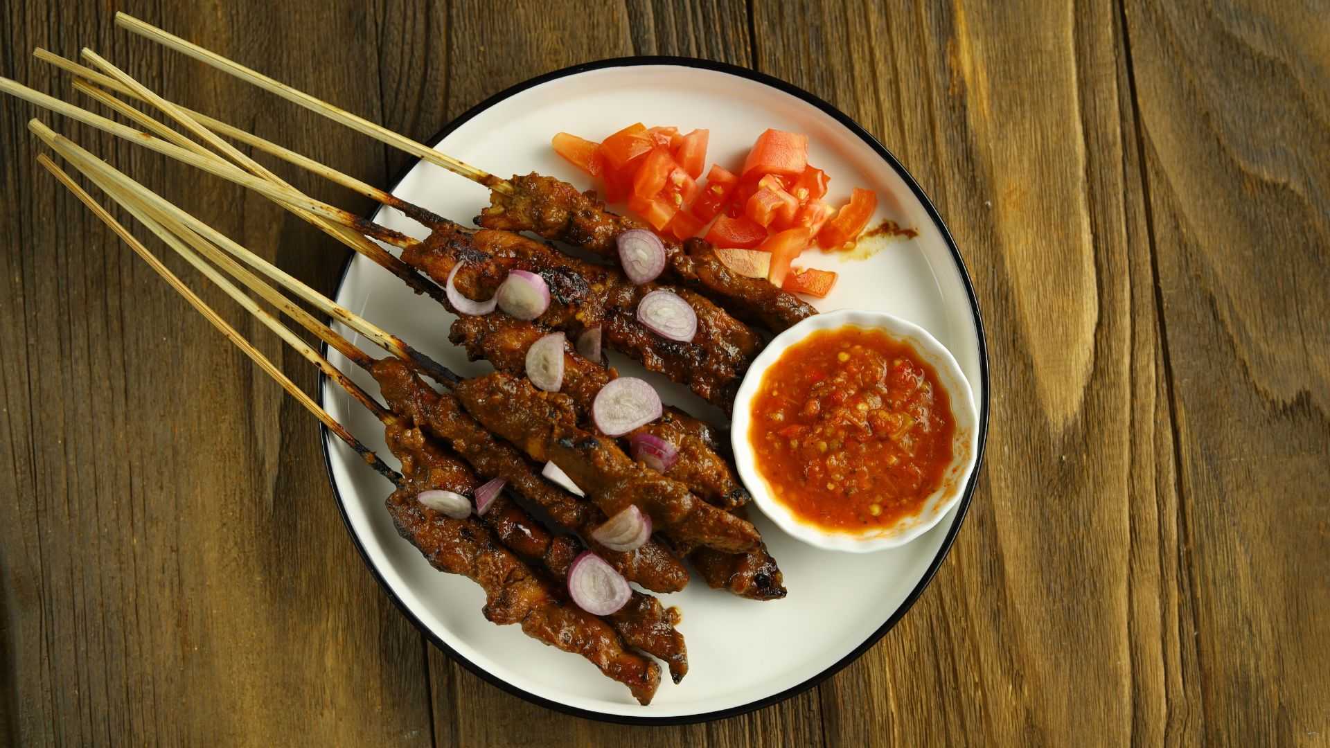 Wajib Coba! 5 Surga Sate Garut Paling Legendaris: Dagingnya Empuk, Bumbunya Bikin Ketagihan!